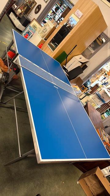 Opklapbare tennis tafel beschikbaar voor biedingen