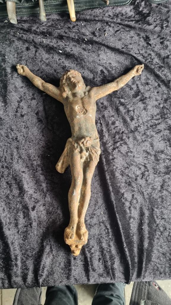 Vintage Jezusfiguur van oud kerkhof, Antiek en Kunst, Antiek | Religie, Ophalen of Verzenden