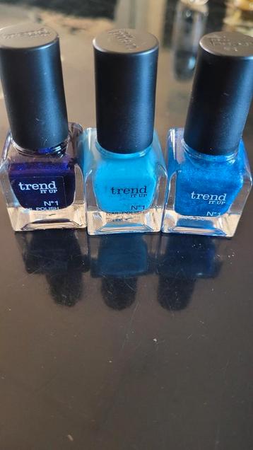  Nr 4-Nepnagels, tips, nagellak etc beschikbaar voor biedingen