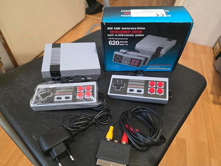 Mini Retro Game Console - 620 Games!, Spelcomputers en Games, Games | Nintendo NES, Nieuw, Avontuur en Actie, 2 spelers, Vanaf 7 jaar