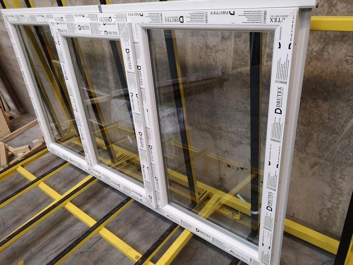 Kunststof dakkapel kozijnen met intrekprofiel uit voorraad!, Doe-het-zelf en Verbouw, Kozijnen en Schuifpuien, Nieuw, Dakkapel