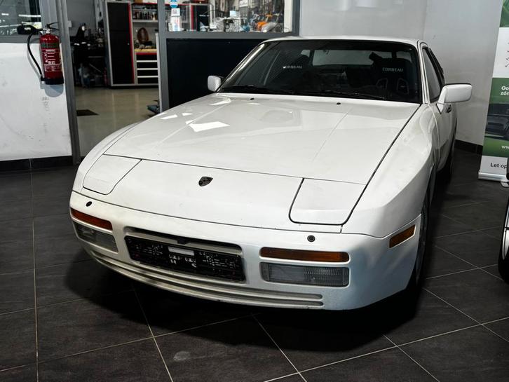 Porsche 944 Turbo – Tijdloze klassieker PROJECT, Auto's, Porsche, Bedrijf, Benzine, Ophalen of Verzenden