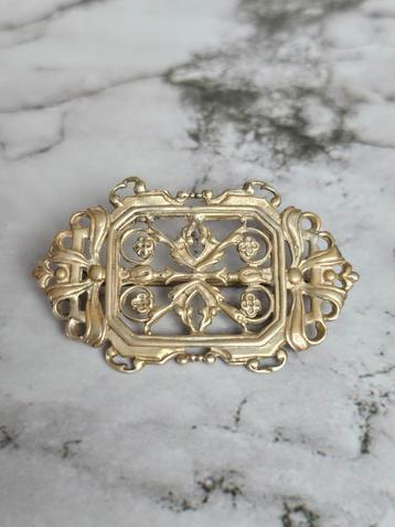 Zilveren broche beschikbaar voor biedingen