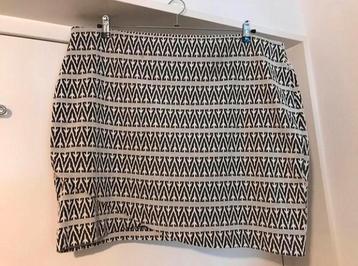 H&M stretch rok rokje dikke stof zwart wit maat 2XL beschikbaar voor biedingen
