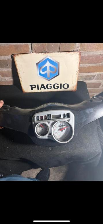 Vespa S teller met stuurkap beschikbaar voor biedingen