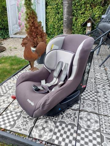 Te Koop Auto Kinderstoel En een losse Kinderstoel beschikbaar voor biedingen