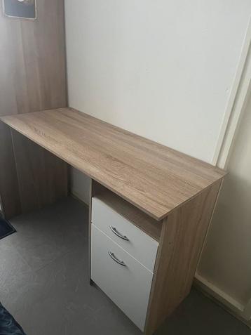 Buraeu hout