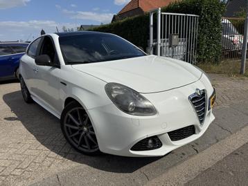 Alfa Romeo Giulietta 1.4 T Distinctive (bj 2011) beschikbaar voor biedingen