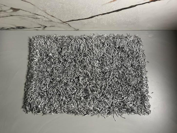Nieuw! Aquanova badmat zilvergrijs 100x60 cm, Huis en Inrichting, Badkamer | Badtextiel en Accessoires, Zo goed als nieuw, Ophalen of Verzenden