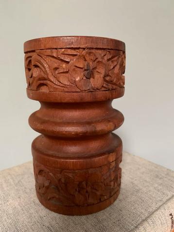 Vintage kandelaar kaarsenstandaard houtsnijwerk beschikbaar voor biedingen