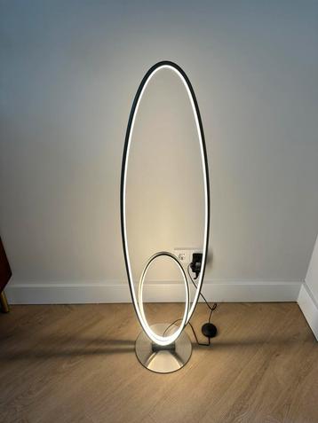 Moderne design vloerlamp – LED ringen met 3 standen beschikbaar voor biedingen