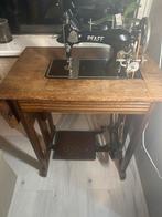 Antieke Pfaff naaimachine met tafel, Ophalen