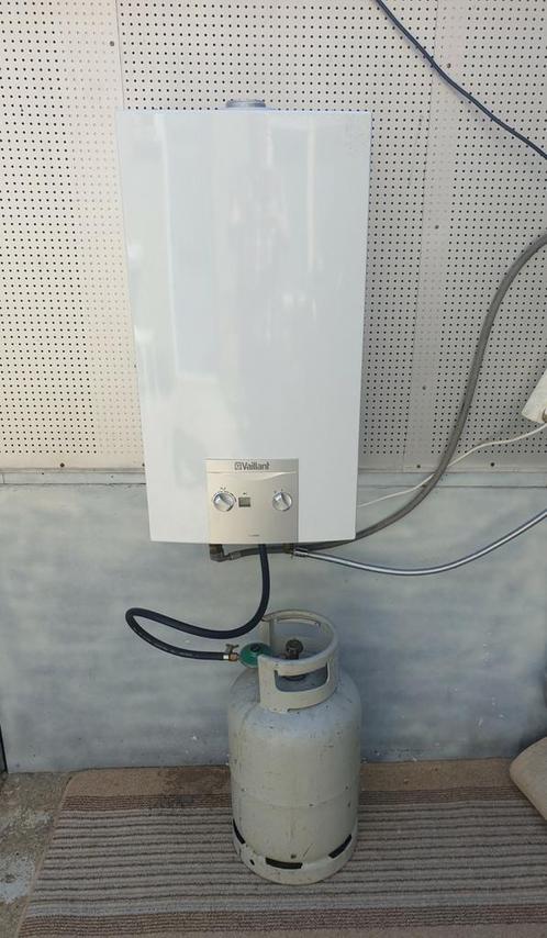 Badgeiser vaillant turbo mag 14L butaan propaan flessengas, Doe-het-zelf en Verbouw, Geisers en Boilers, Zo goed als nieuw, Propaan of Butaan
