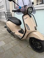 Vespa Sprint Desert Sand Storm LED edition, Fietsen en Brommers, Scooters | Vespa, Ophalen, Zo goed als nieuw