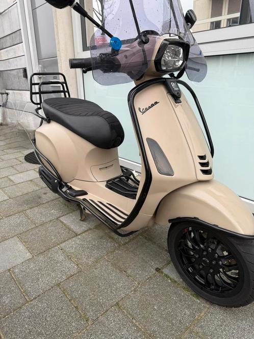 Vespa Sprint Desert Sand Storm LED edition, Fietsen en Brommers, Scooters | Vespa, Zo goed als nieuw, Ophalen