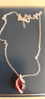 Mooie ketting met robijnrode hanger, Nieuw, Goud, Goud, Ophalen of Verzenden