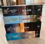 Boeken van de zeven zussen: maan schaduw zon en parel, Boeken, Ophalen of Verzenden, Zo goed als nieuw, Nederland
