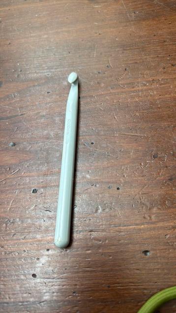 Haak naald nr 10 beschikbaar voor biedingen