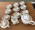 Koffieservies met blauw-gouden bloemenmotief, Antiek en Kunst, Antiek | Servies compleet, Ophalen
