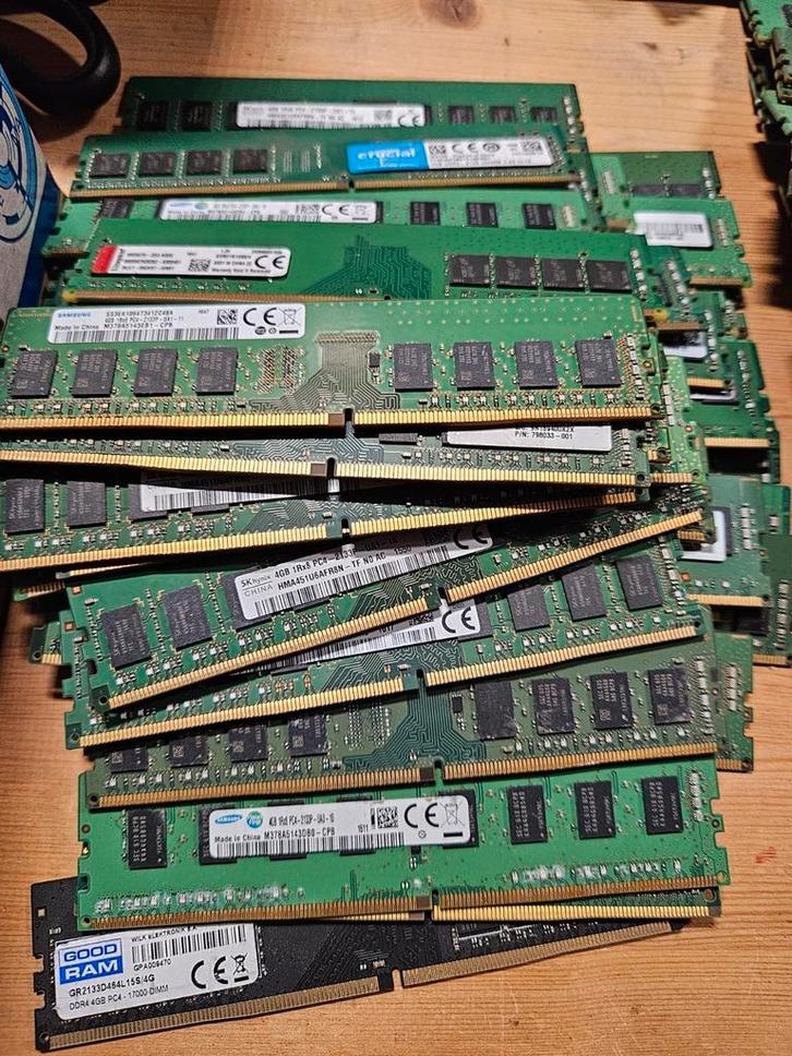 Verschillende merken 4gb pc4 ddr4 2133p pc ram geheugen, Computers en Software, RAM geheugen, Gebruikt, Desktop, 4 GB, DDR4, Ophalen of Verzenden