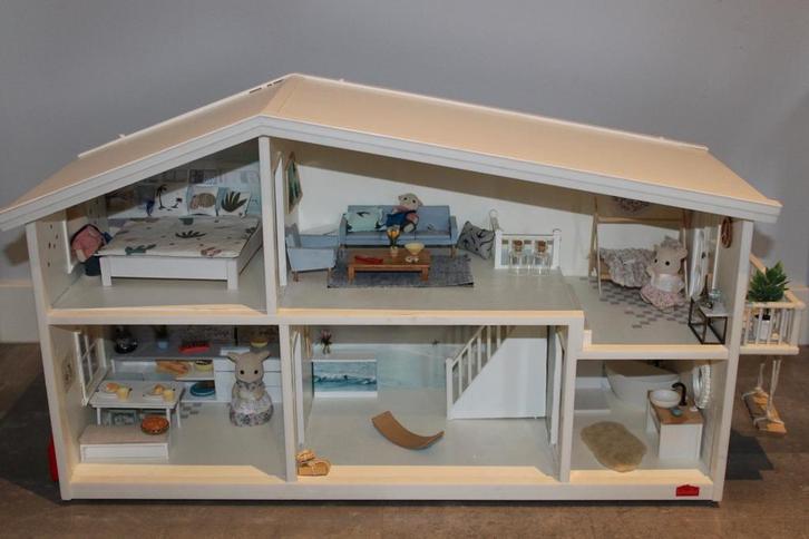 Poppenhuis Lundby met Sylvanian family Geit, Kinderen en Baby's, Speelgoed | Poppenhuizen, Gebruikt, Poppenhuis, Ophalen