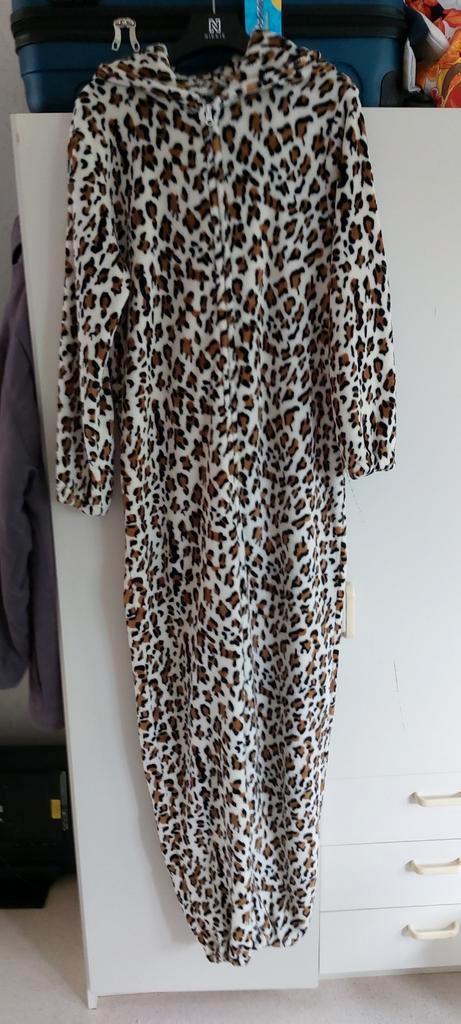 Jumpsuit  maat S/M. Lengte v.a schouder 150 cm.€7.50 ophalen, Kleding | Dames, Jumpsuits, Zo goed als nieuw, Maat 38/40 (M), Overige kleuren