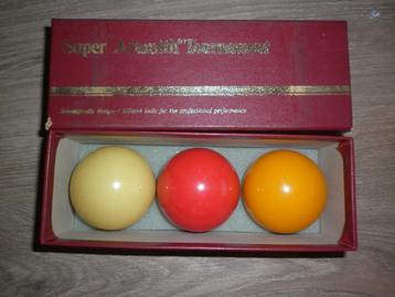 set van 3 biljartballen   beschikbaar voor biedingen
