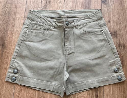 Cartoon dames korte broek/short, maat 40, Kleding | Dames, Broeken en Pantalons, Zo goed als nieuw, Maat 38/40 (M), Beige, Kort