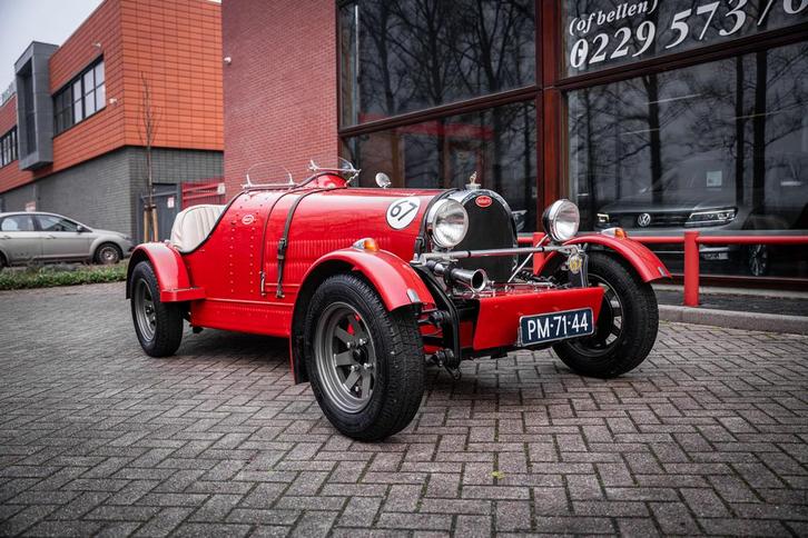 Bugatti replica built by Ruska, Auto's, Oldtimers, Particulier, Bugatti, Benzine, Cabriolet, Handgeschakeld, Geïmporteerd, Rood