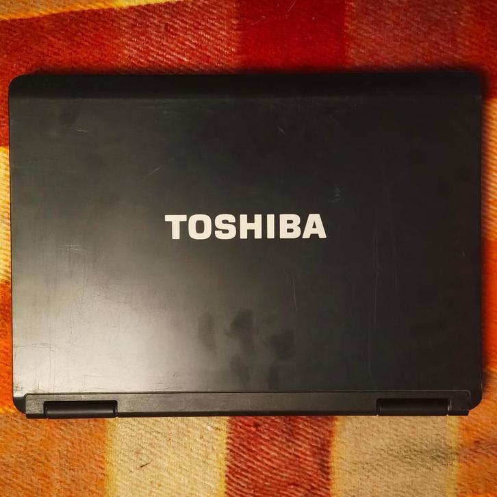Toshiba Satellite L40-17U, Computers en Software, Windows Laptops, Gebruikt, 15 inch, 2 tot 3 Ghz, Minder dan 4 GB, Qwerty, Ophalen of Verzenden