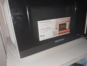 Severin magnetron, zo goed als nieuw, werkt perfect, wit, 42 beschikbaar voor biedingen