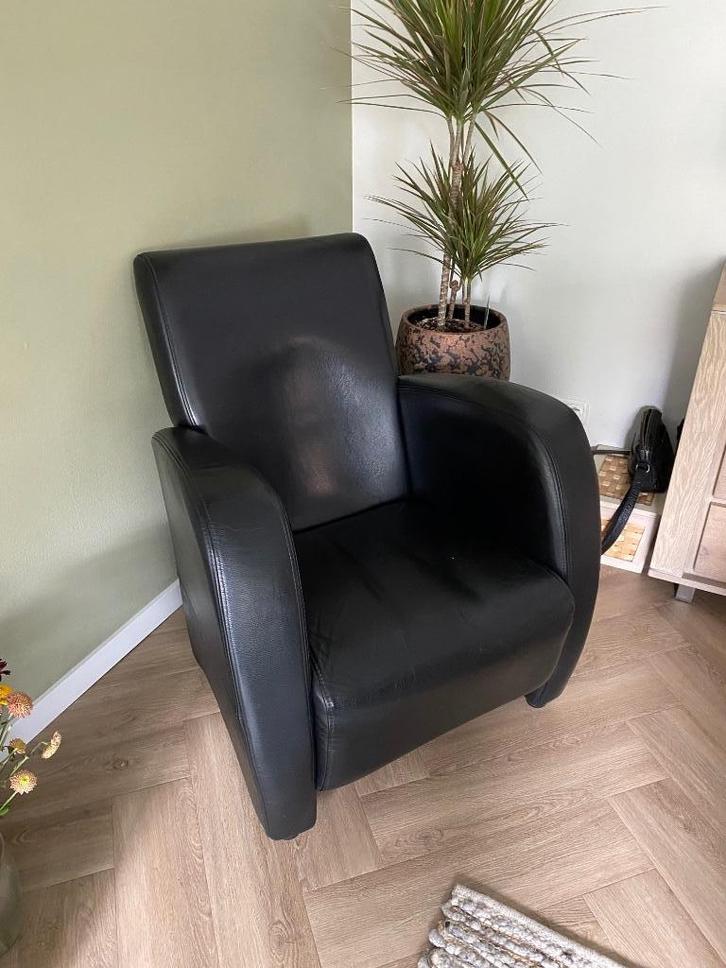 TE KOOP: Lederen fauteuil (zwart), Huis en Inrichting, Fauteuils, Gebruikt, Leer, 75 tot 100 cm, 75 tot 100 cm, Ophalen
