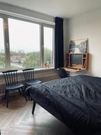 Inklapbaar bureau met ingebouwd beeldscherm (benq), Huis en Inrichting, Bureaus, Ophalen, Zo goed als nieuw