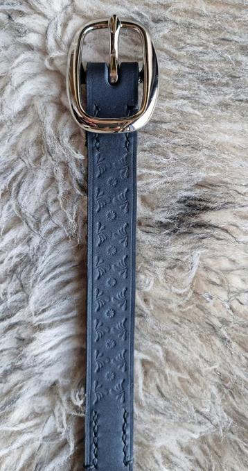 Handgemaakte kwalitatief leren zwarte hondenhalsband beschikbaar voor biedingen