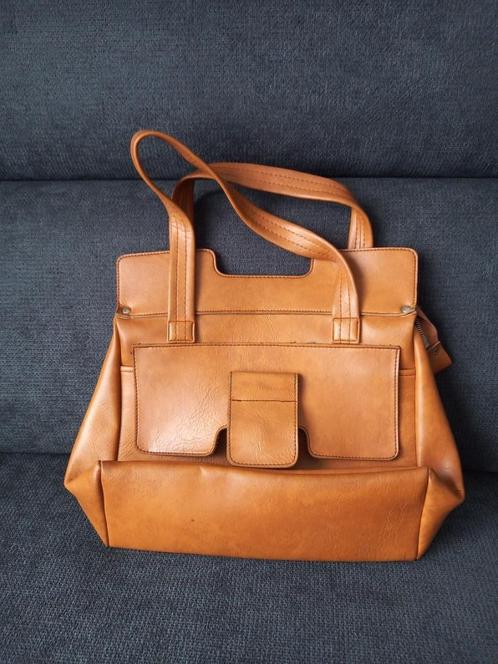 VINTAGE lichtbruine kunstleren damestas jaren '60 of '70, Sieraden, Tassen en Uiterlijk, Tassen | Damestassen, Gebruikt, Handtas