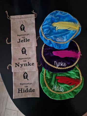 Pietenmuts & pepernotenzakje met naam en raamstickers beschikbaar voor biedingen