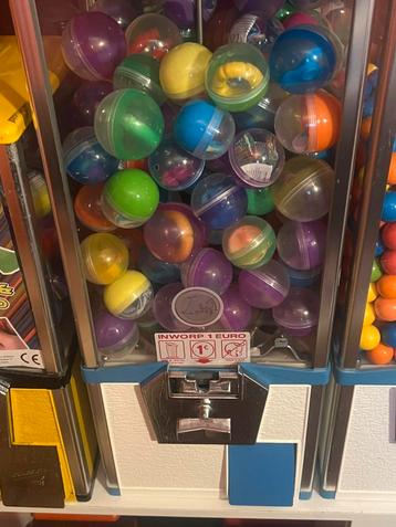 Kauwgomballen automaat beschikbaar voor biedingen