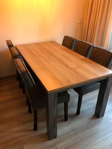 Eetkamertafel Finn met 6 stoelen Roan beschikbaar voor biedingen