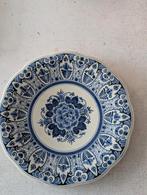 Antiek Delfts blauw Ram bord met bloemen + planten, Antiek en Kunst, Ophalen of Verzenden