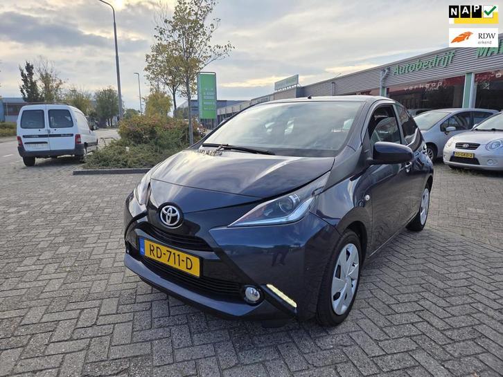Toyota Aygo 1.0 VVT-i x-play|AIRCO|CAMERA|NAP|, Auto's, Toyota, Bedrijf, Te koop, Aygo, ABS, Achteruitrijcamera, Airbags, Airconditioning
