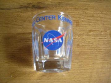 glaasje NASA kennedy space center beschikbaar voor biedingen