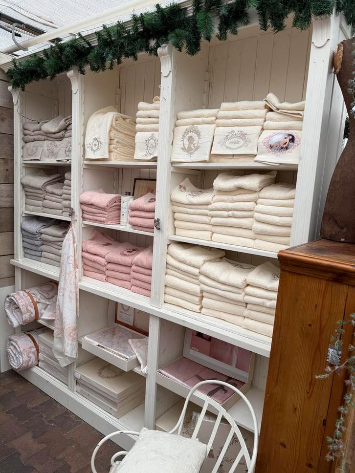 Winkelkast in goede staat, Huis en Inrichting, Kasten | Stellingkasten, Gebruikt, Ophalen