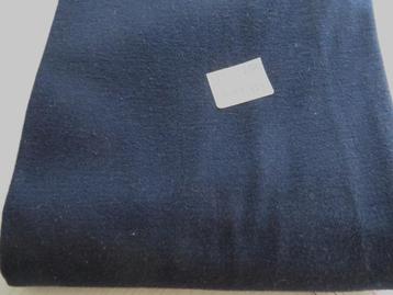 donkerblauwe tricot beschikbaar voor biedingen