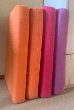 Logeerbed of speelkussen, oranje en roze en paars. 4 stuks., Ophalen, Gebruikt