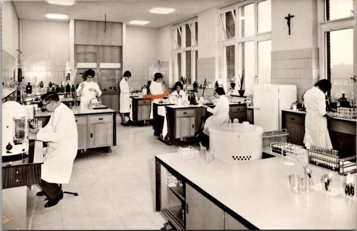 Roermond - St. Laurentius Ziekenhuis Laboratorium (1964), Verzamelen, Ansichtkaarten | Nederland, Gelopen, Limburg, 1960 tot 1980