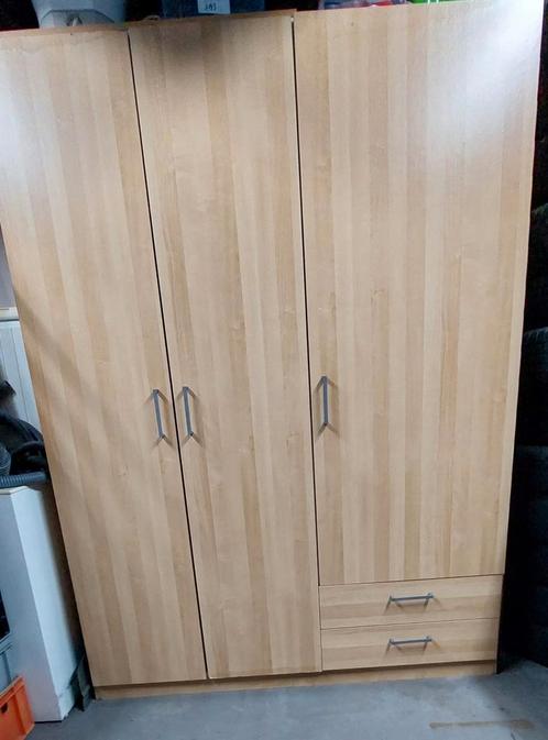 Gebruikte linnenkast. 142x191x51, Huis en Inrichting, Kasten | Lockerkasten, Gebruikt, Ophalen