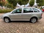 Skoda Fabia 1.4 Combi 16V 59KW 2007 Grijs, Auto's, Voorwielaandrijving, Zwart, 4 cilinders, 1070 kg