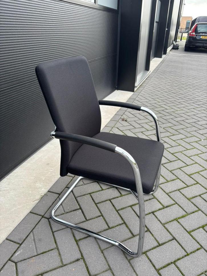 Vergaderstoel zwart met Hoge rugleuning - 20 stuks, Huis en Inrichting, Stoelen, Gebruikt, Vijf, Zes of meer stoelen, Stof, Zwart