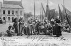 Vlissingen - Visschersvrouwen bij Politiebureau - 1905, Ophalen of Verzenden, Voor 1920, Gelopen, Zeeland