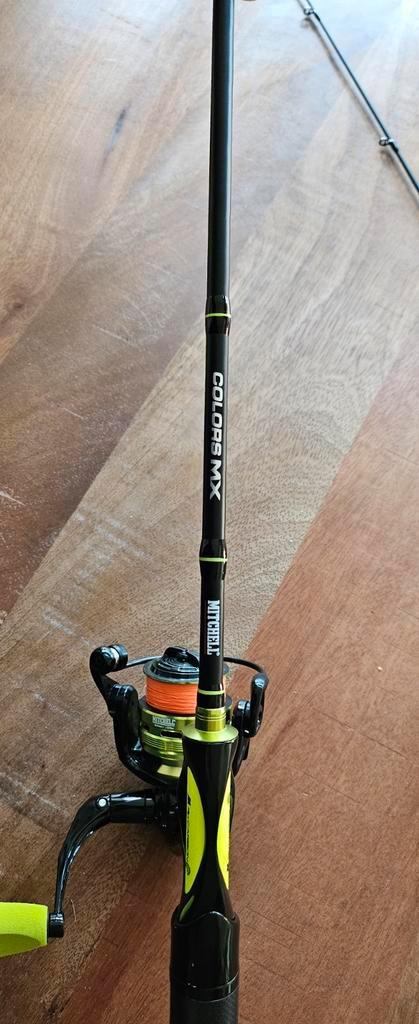 4 hengels. 2 combo's en 2 los. Zie beschrijving., Watersport en Boten, Hengelsport | Roofvissen, Zo goed als nieuw, Complete set